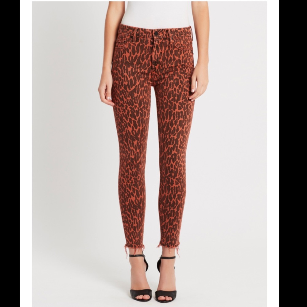 NWT. MOTHER HIGH WAISTED LOOKER ANKLE FRAY JEAN